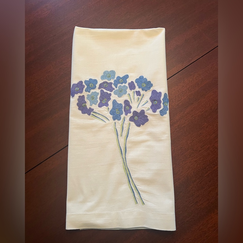 VINTAGE POTTERY BARN EMBROIDERED HYDRANGEA KITCHEN TOWELS | SET OF 2